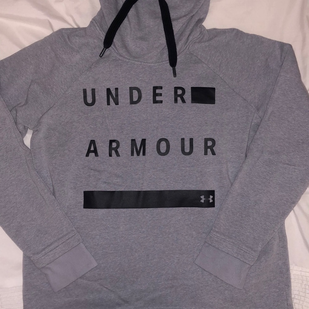 Women’s Under Armour sweatshirt